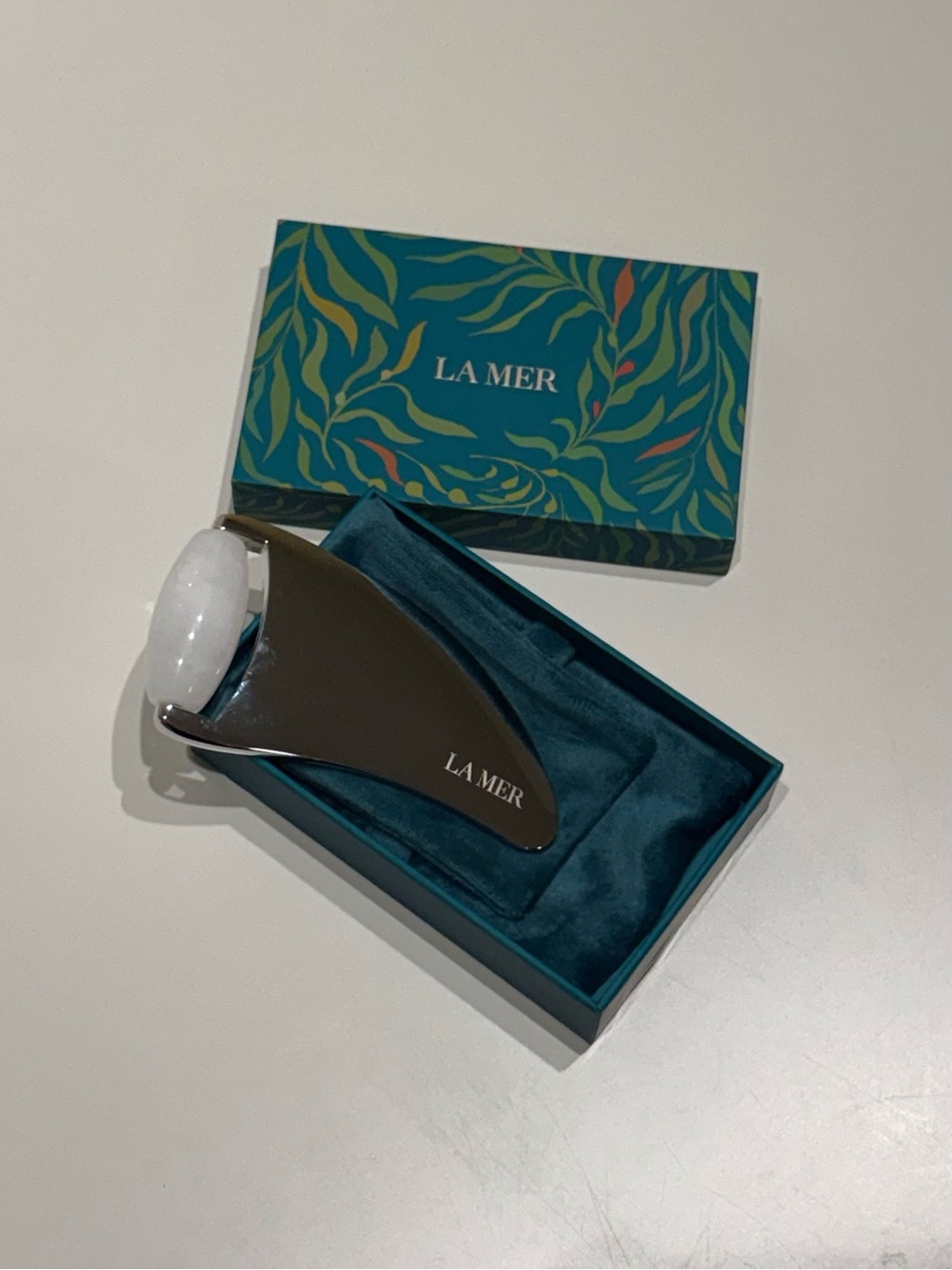 La Mer Silver Facial Massage Tool with White Roller